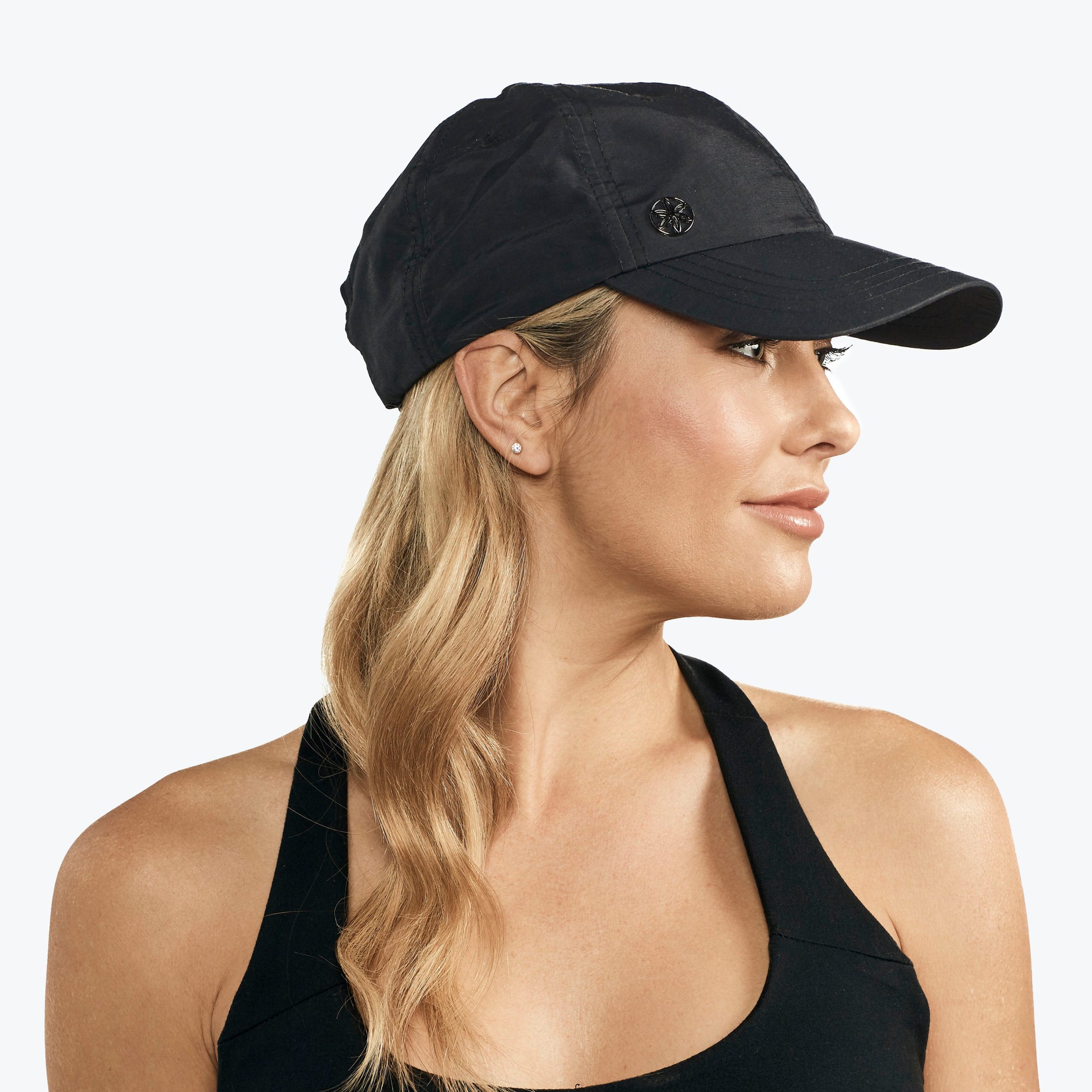 05-63434_CLASSIC-FITNESS-HAT-BLACK_B.jpg