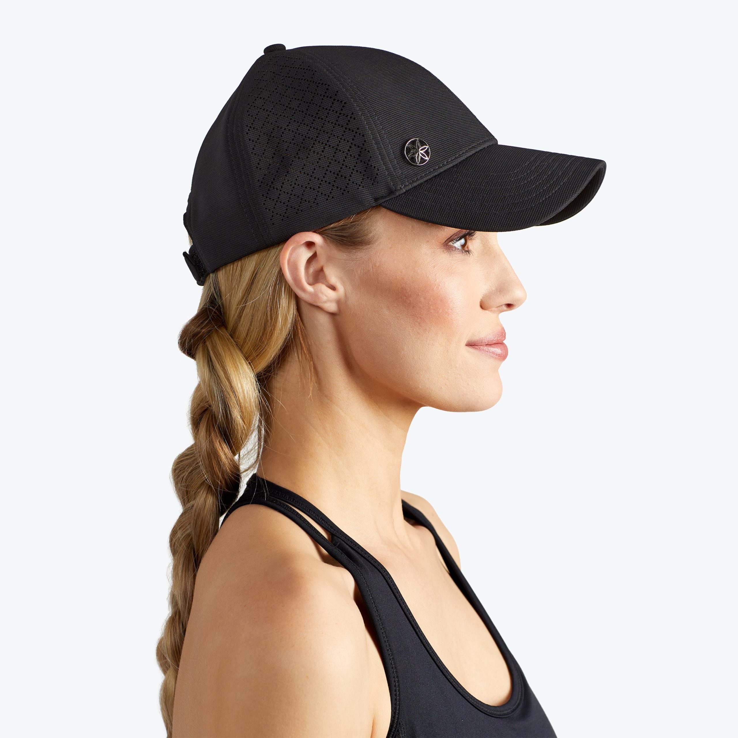 05-63571_WANDER-BREATHABLE-GEO-HAT-BLACK_B_718ade5f-fd13-44f0-8076-91a548883801.jpg